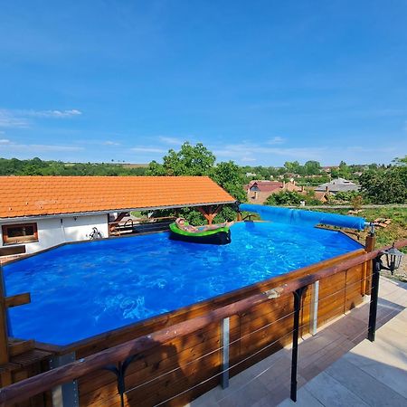 Buzas Pince Vendeghaz Hotel Ecsed Bagian luar foto
