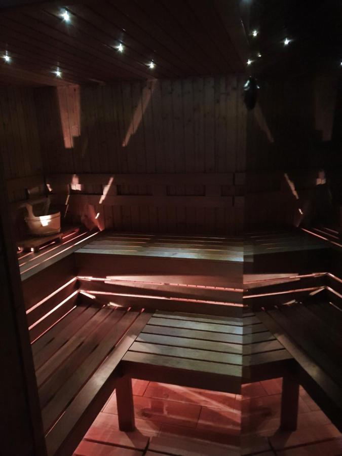Buzas Pince Vendeghaz Hotel Ecsed Bagian luar foto