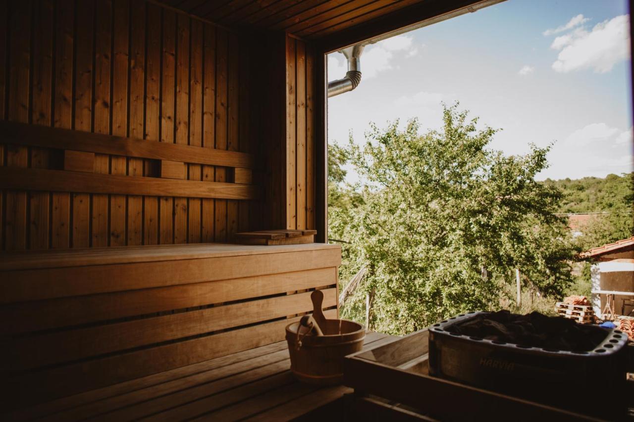 Buzas Pince Vendeghaz Hotel Ecsed Bagian luar foto
