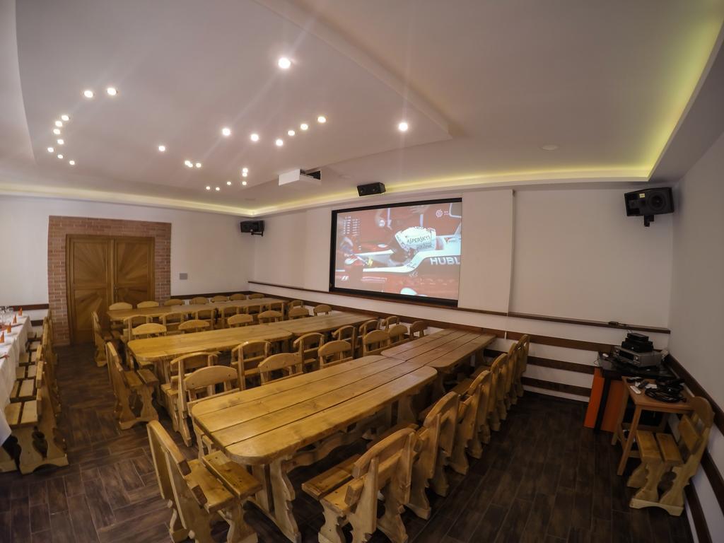 Buzas Pince Vendeghaz Hotel Ecsed Bagian luar foto