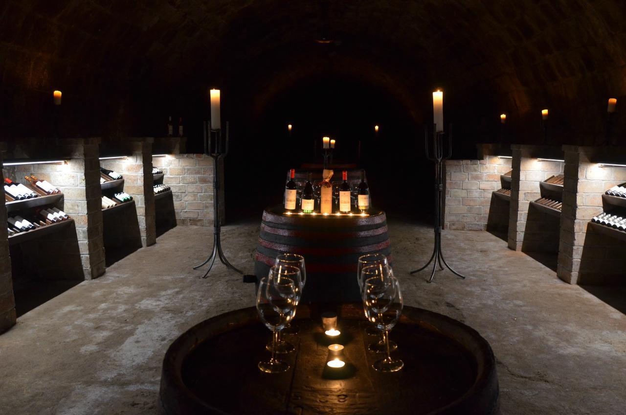 Buzas Pince Vendeghaz Hotel Ecsed Bagian luar foto