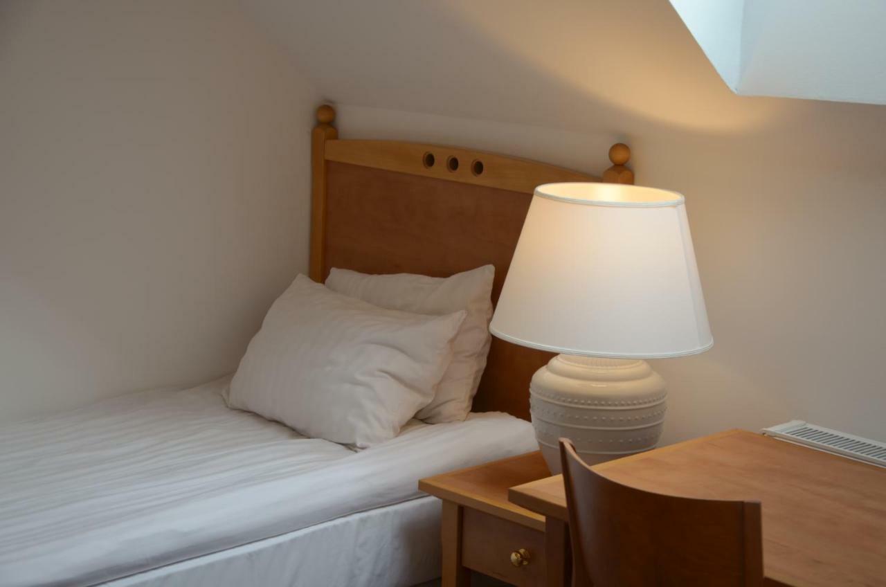 Buzas Pince Vendeghaz Hotel Ecsed Bagian luar foto